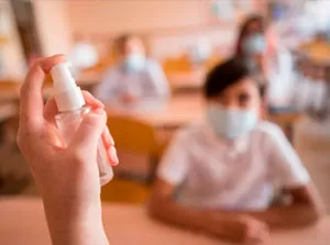 Снова в школу! Как антисептики защищают школьников и преподавателей